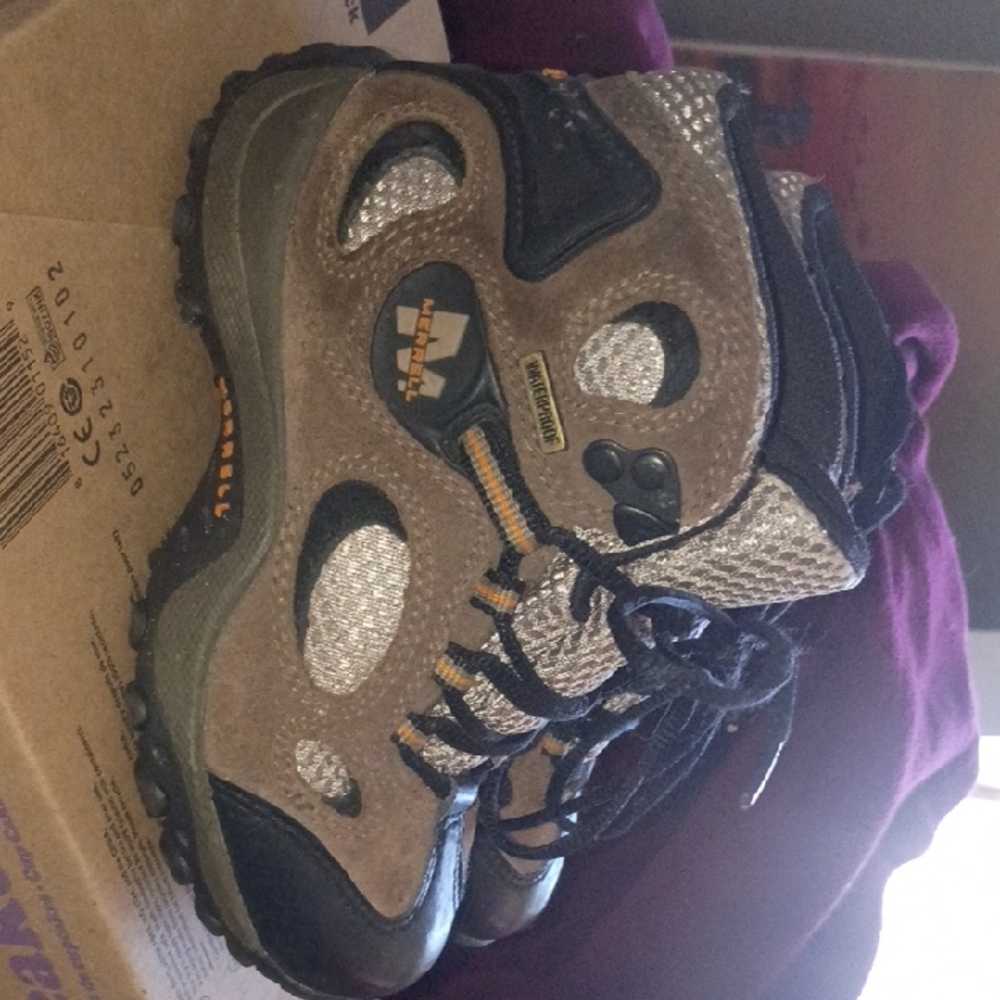 Merrell Youth Kids Hiking Boots Size 11 Worn Once